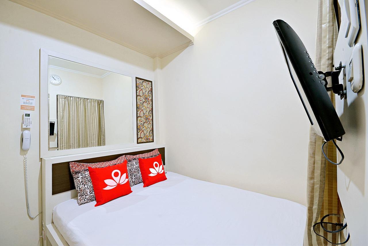 Zen Rooms Cideng Barat Giacarta Esterno foto