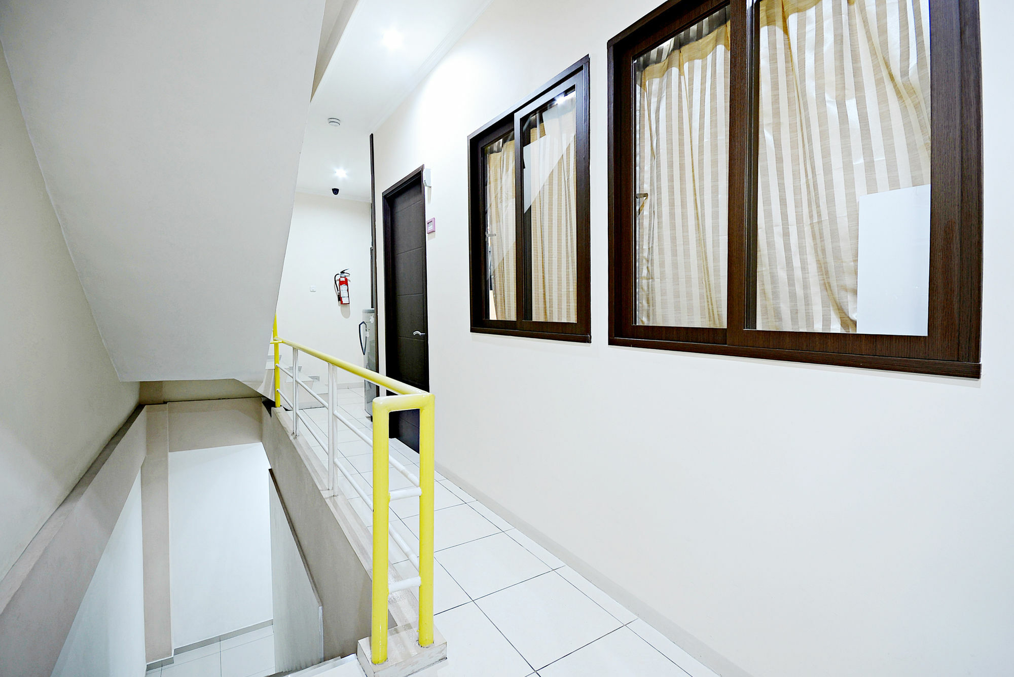 Zen Rooms Cideng Barat Giacarta Esterno foto