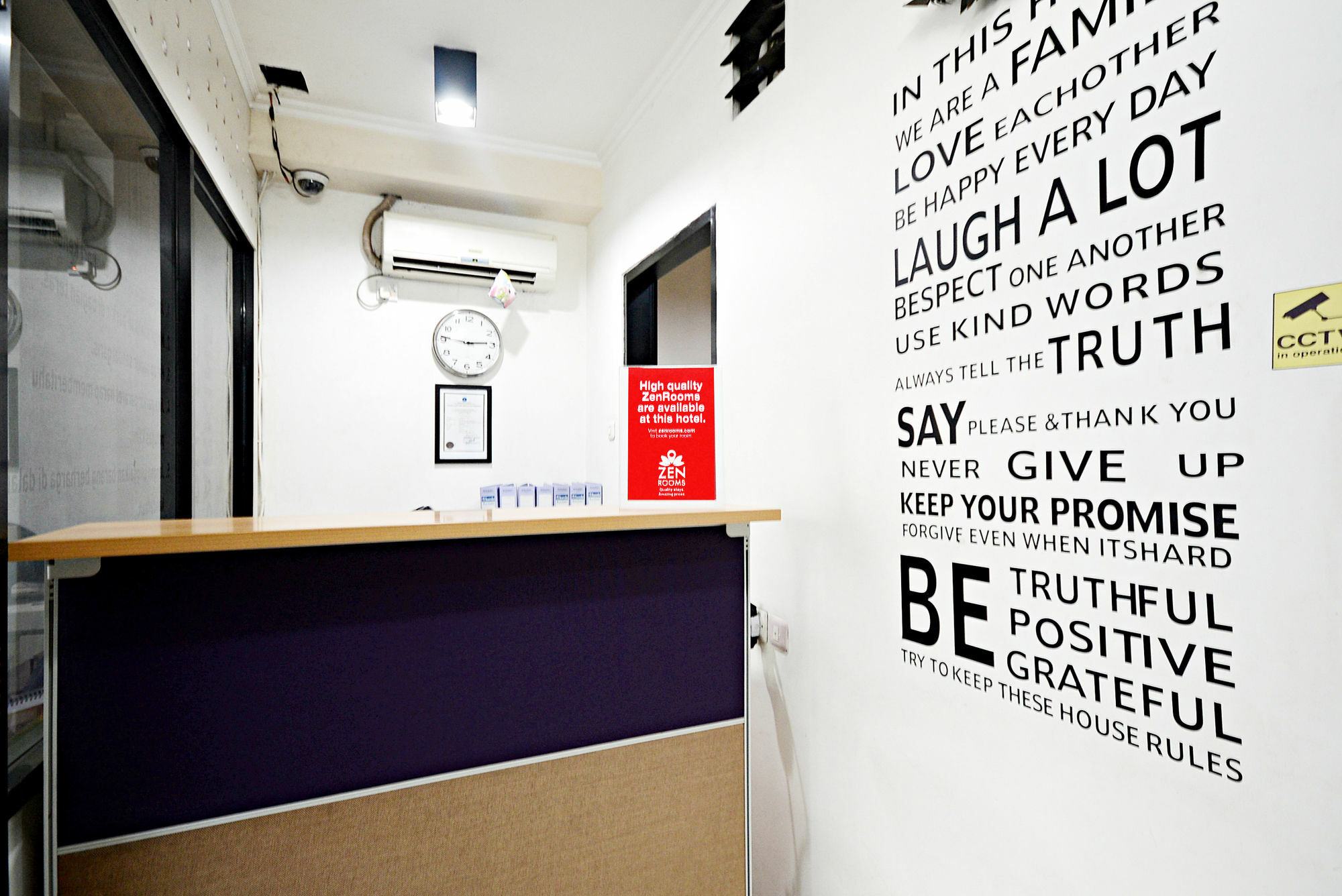 Zen Rooms Cideng Barat Giacarta Esterno foto